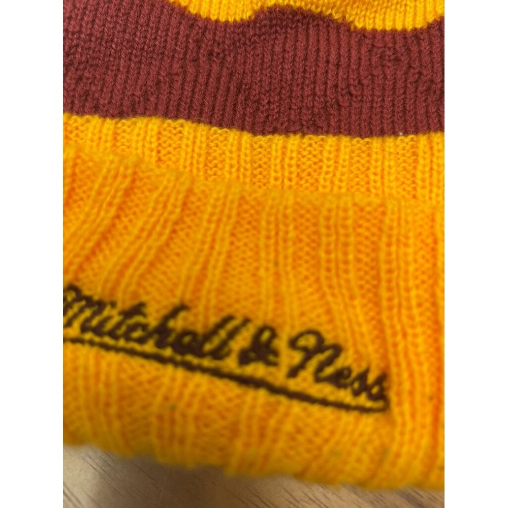 Cleveland Cavaliers Beanie Hat Mitchell and Ness BEANIE HAT Pom Pom LOGO - Picture 3 of 4